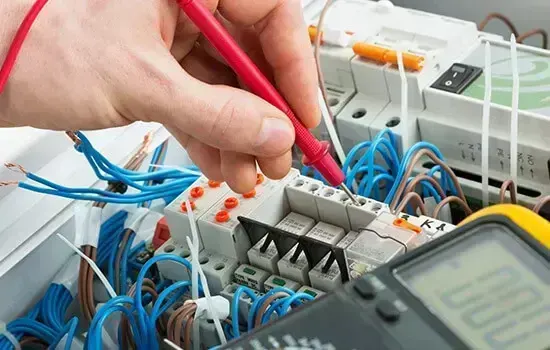 Professional electrician in Coulsdon